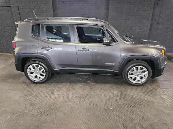 Used Jeep Renegade 2016 for sale - 75333811: Photo 7