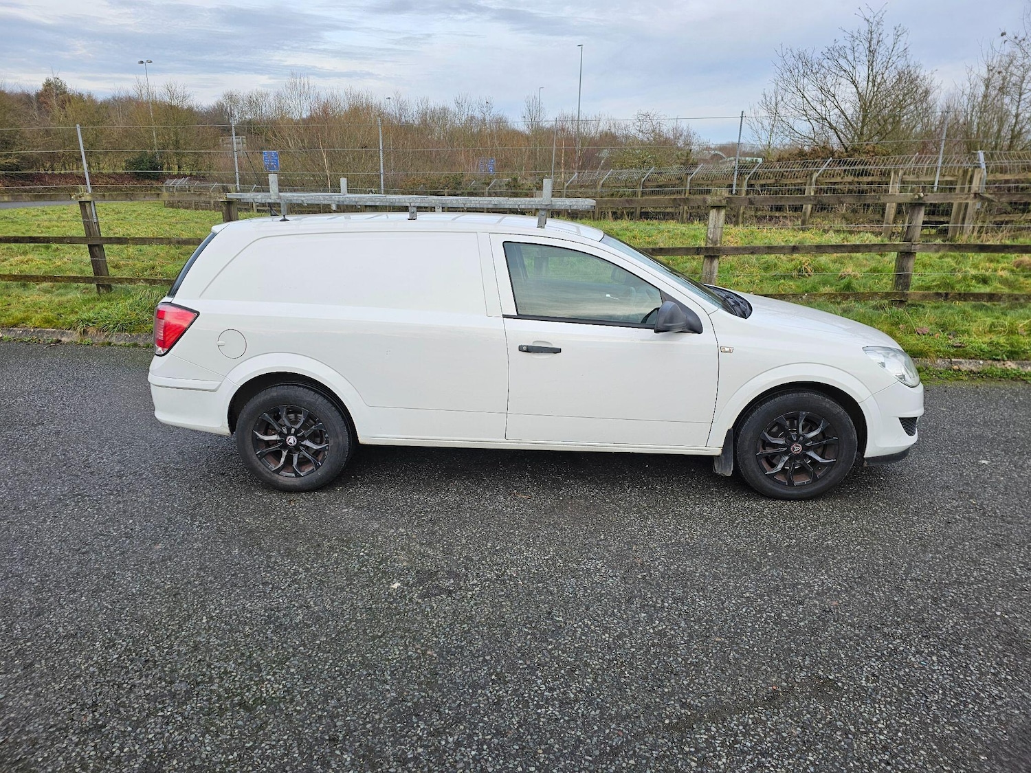 Used Vauxhall Astra Van 2010 for sale - 77202900: Photo 5
