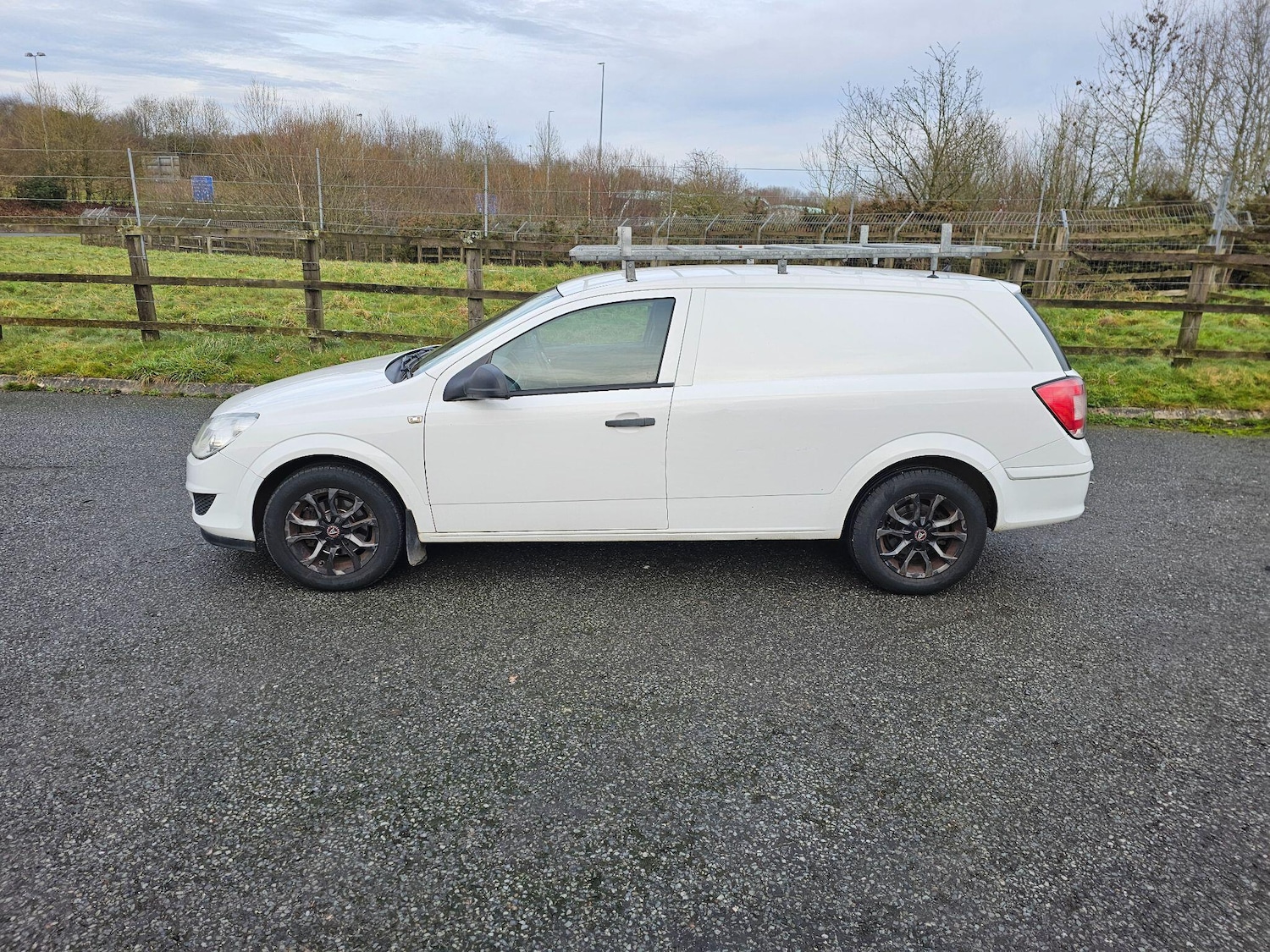 Used Vauxhall Astra Van 2010 for sale - 77202900: Photo 8
