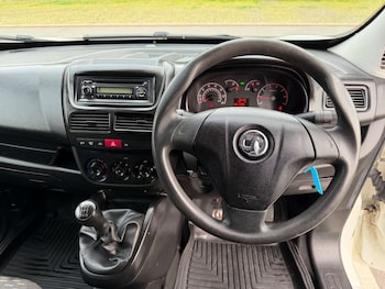 Used Vauxhall Combo 2015 for sale - 78510987: Photo
