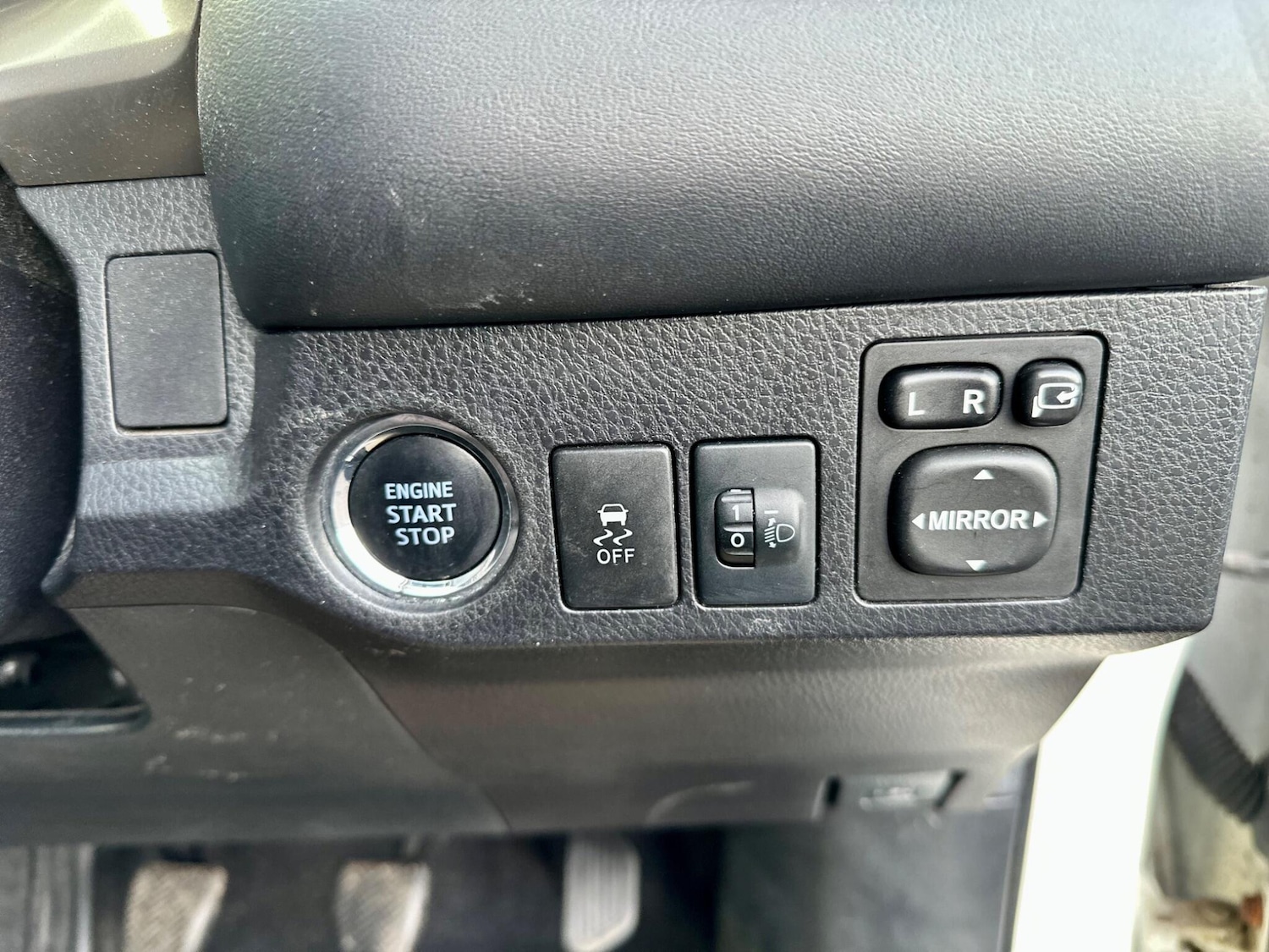 Used Toyota RAV4 2015 for sale - 77032815: Photo 12