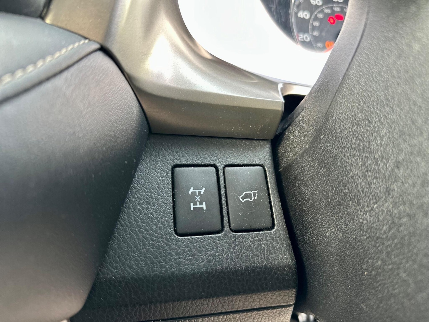 Used Toyota RAV4 2015 for sale - 77032815: Photo 14