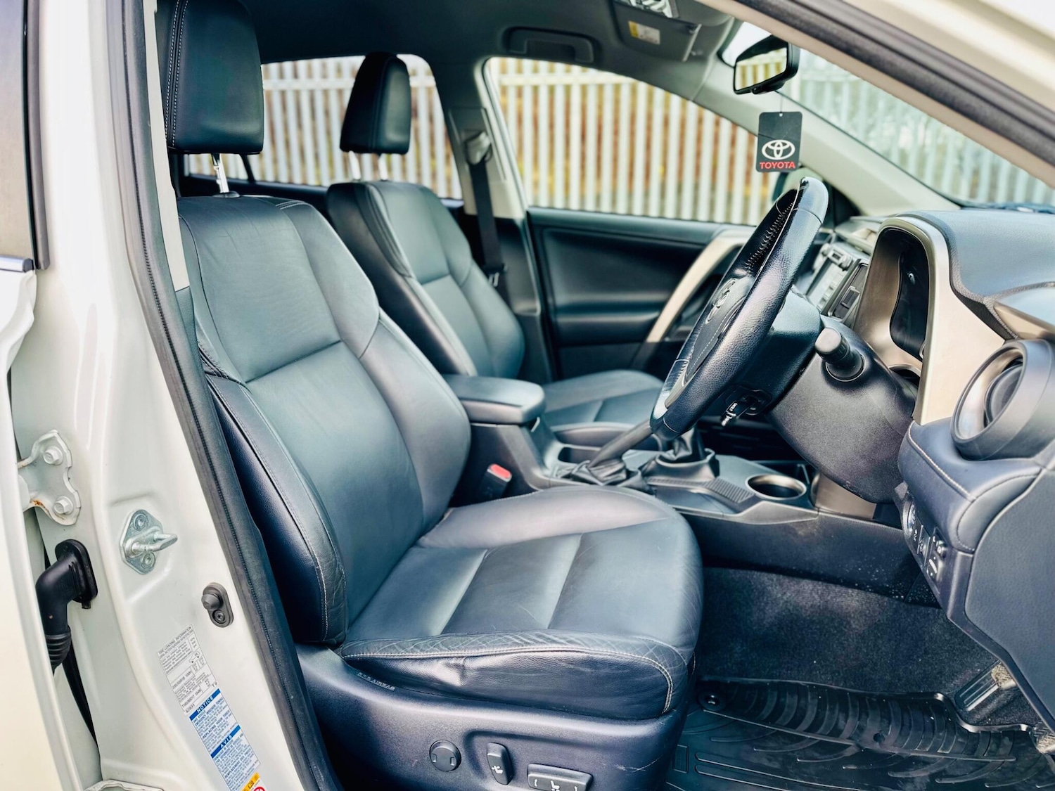 Used Toyota RAV4 2015 for sale - 77032815: Photo 17