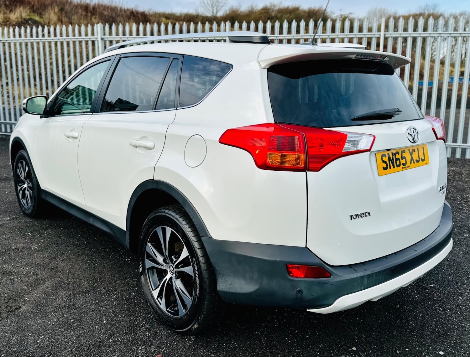 Used Toyota RAV4 2015 for sale - 77032815: Photo 2