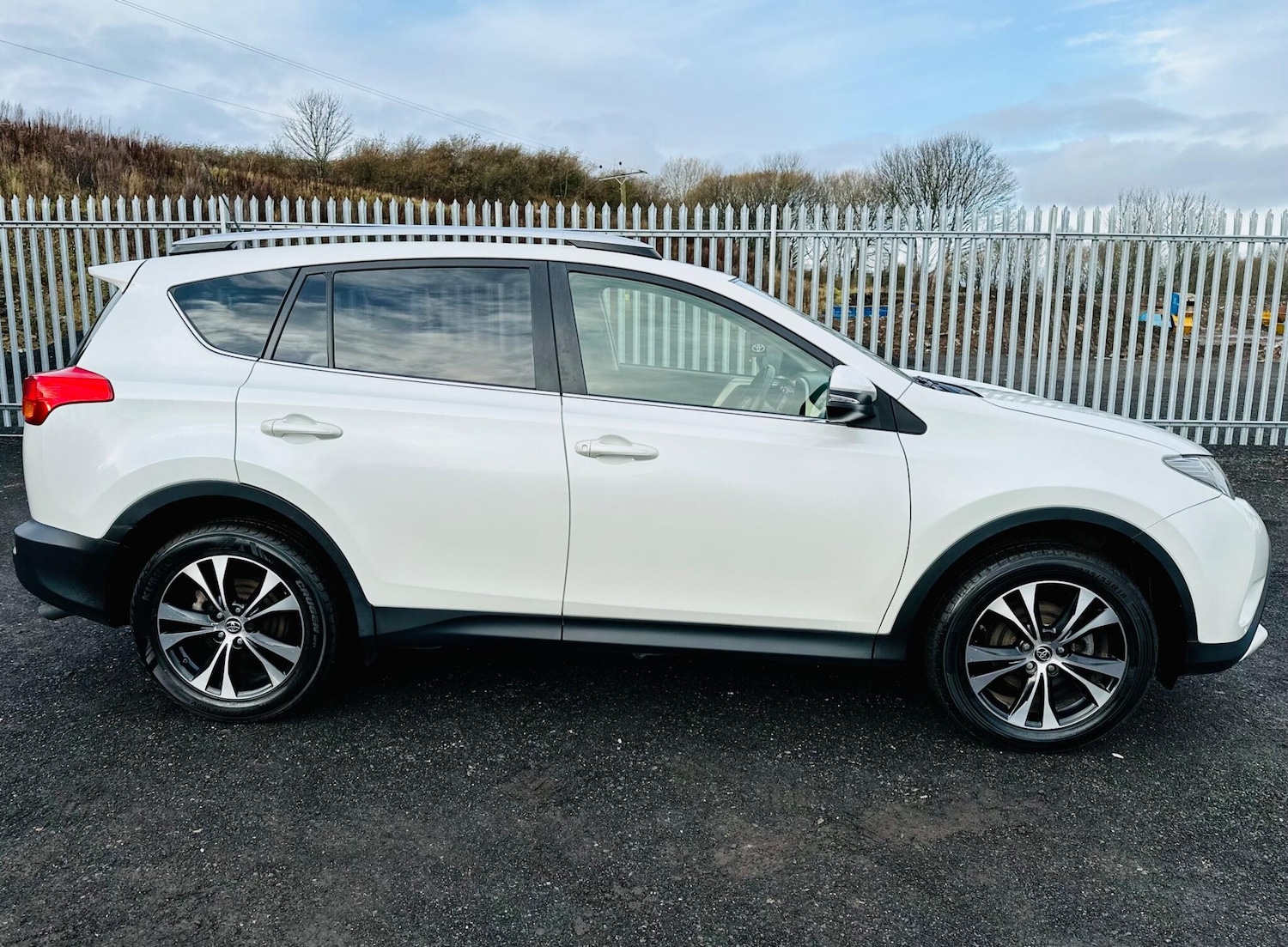 Used Toyota RAV4 2015 for sale - 77032815: Photo 28