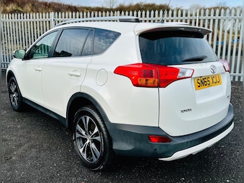 Used Toyota RAV4 2015 for sale - 77032815: Photo