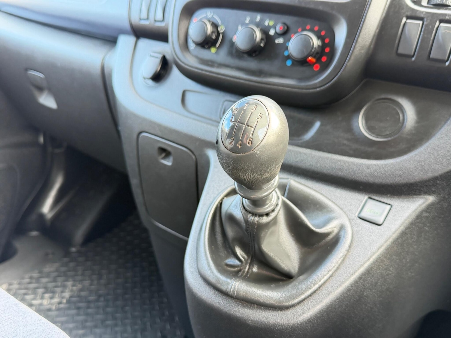 Used Vauxhall Vivaro 2016 for sale - 77839418: Photo 14