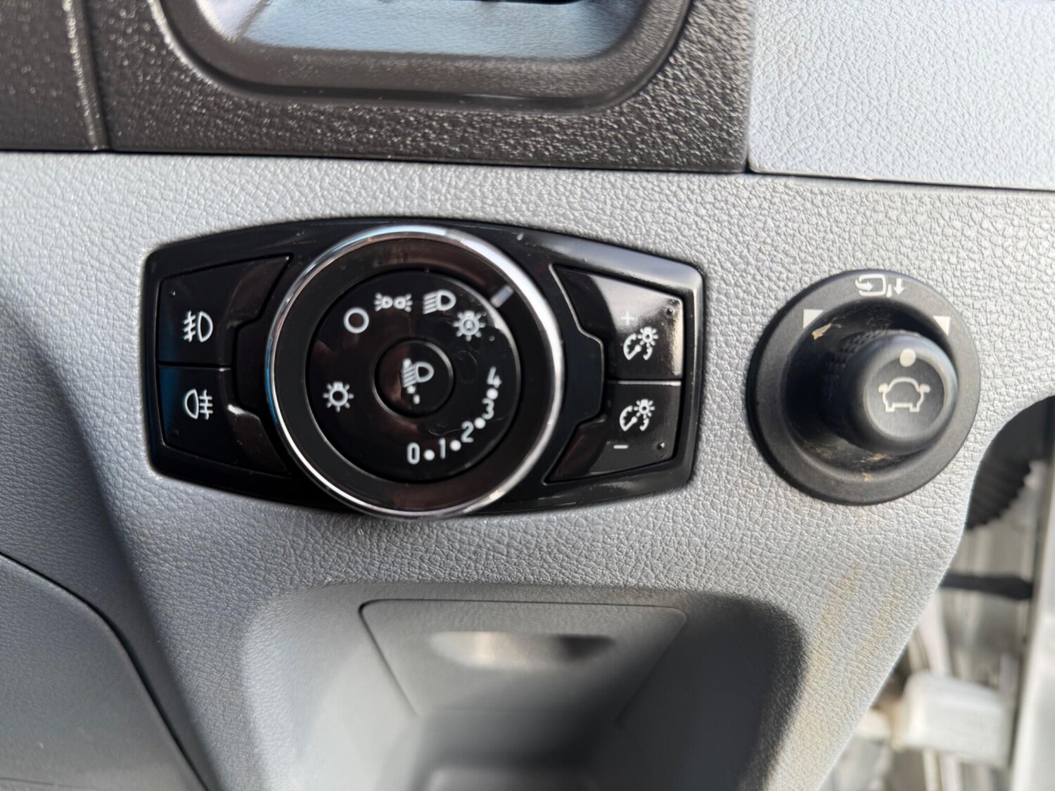 Used Ford Transit 2019 for sale - 78020106: Photo 28