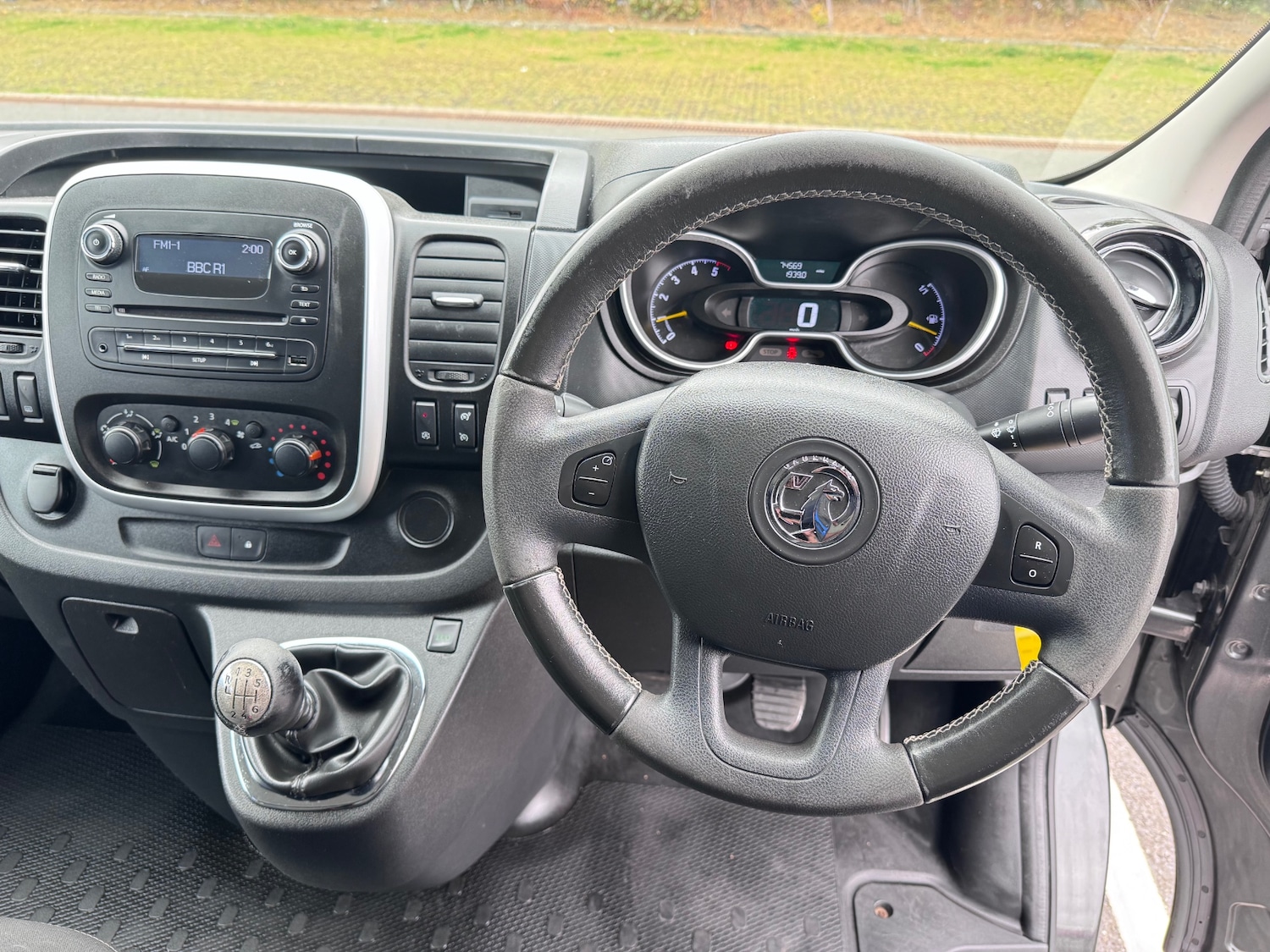 Used Vauxhall Vivaro 2015 for sale - 76265318: Photo 4