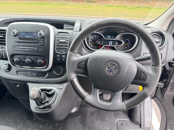 Used Vauxhall Vivaro 2015 for sale - 76265318: Photo 4