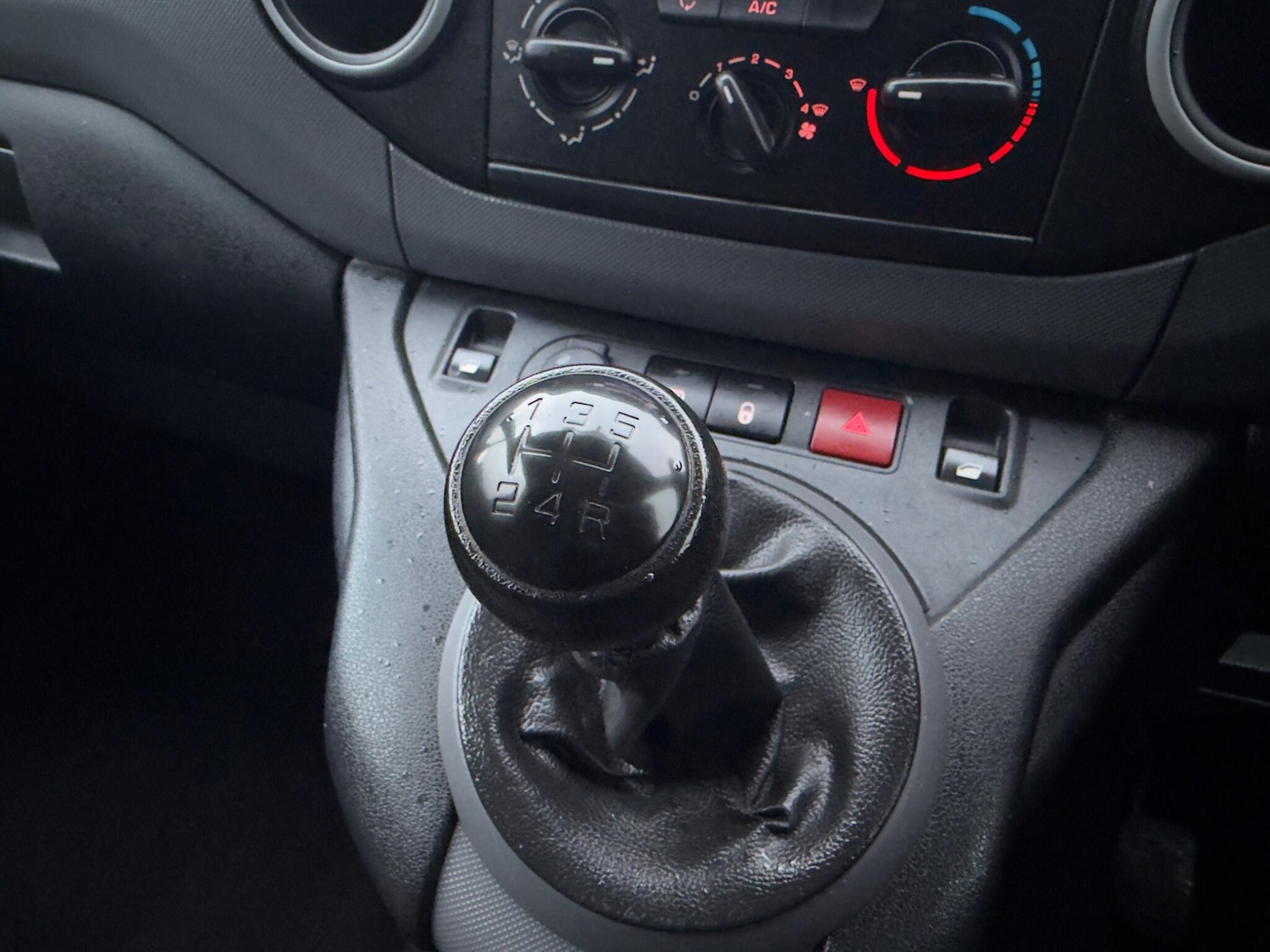 Used Peugeot Partner 2018 for sale - 78006373: Photo 19