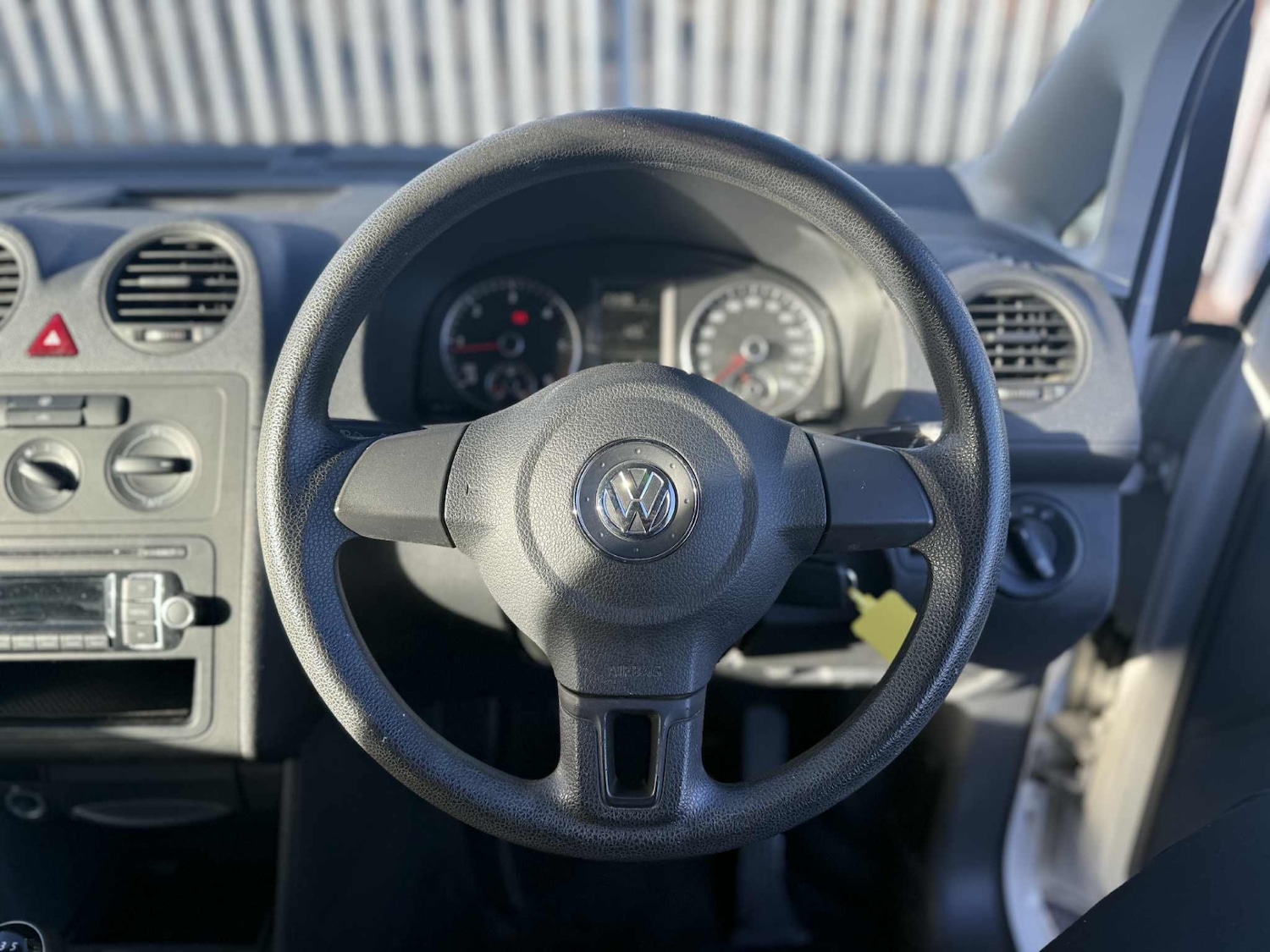 Used Volkswagen Caddy 2015 for sale - 76536881: Photo 4