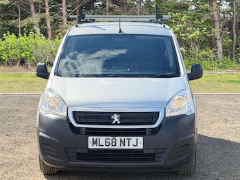 Used Peugeot Partner 2018 for sale - 79596264: Photo