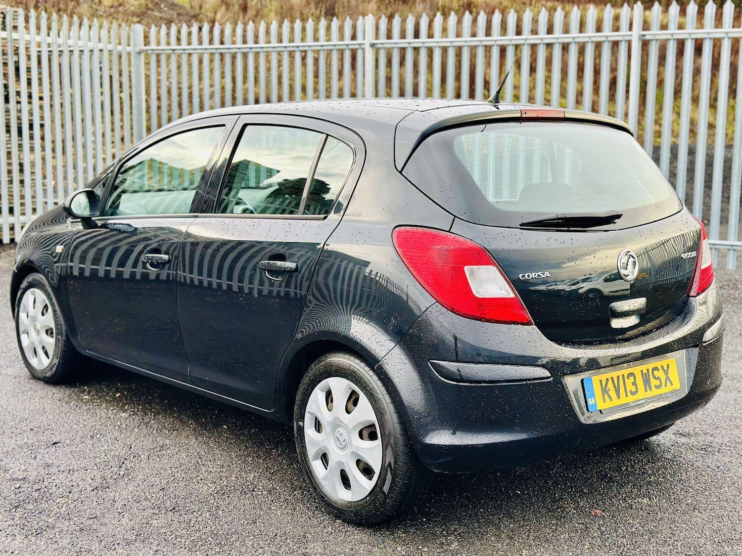 Used Vauxhall Corsa 2013 for sale - 77032812: Photo 2