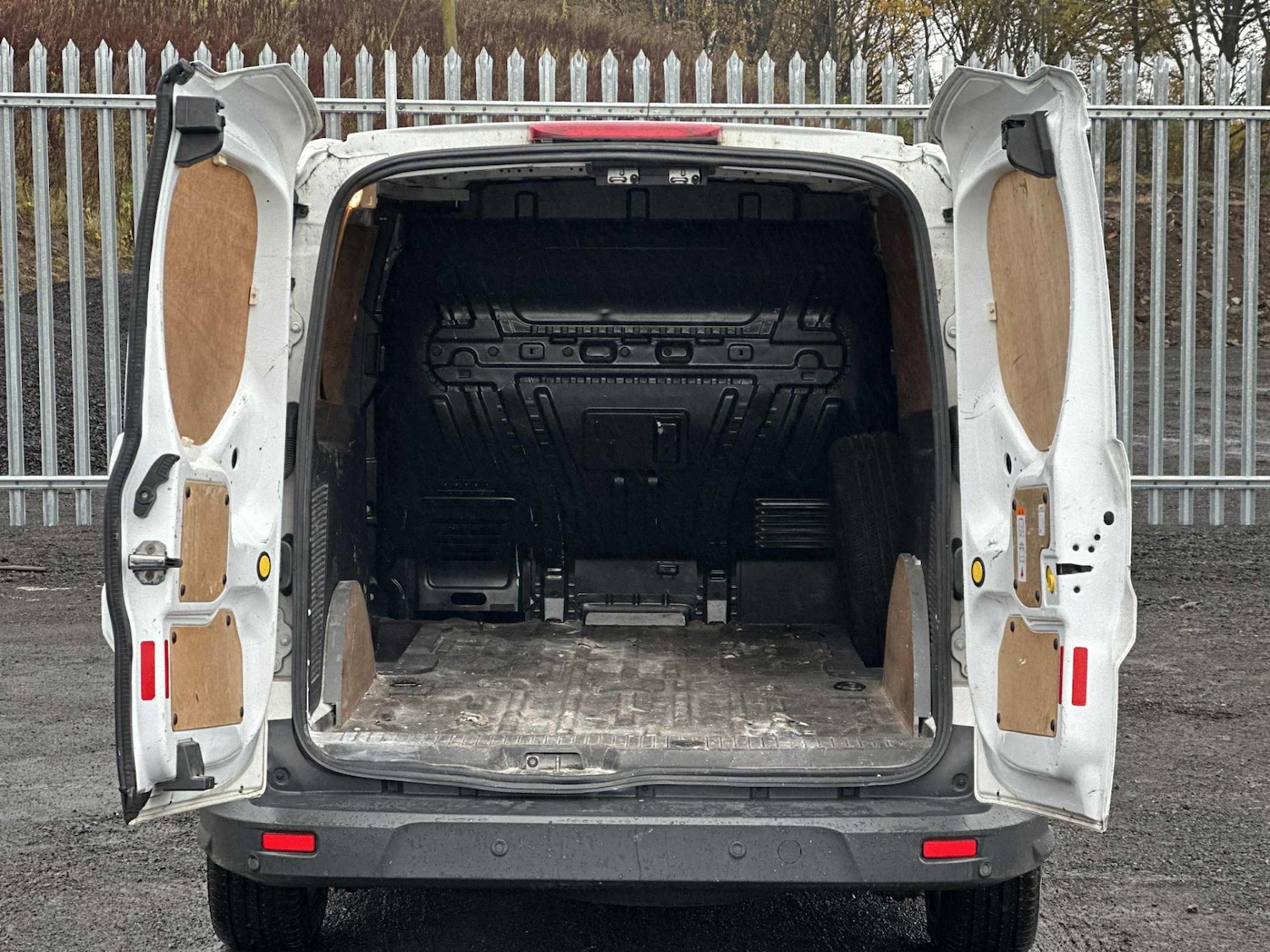 Used Ford Transit Connect 2017 for sale - 76536878: Photo 9