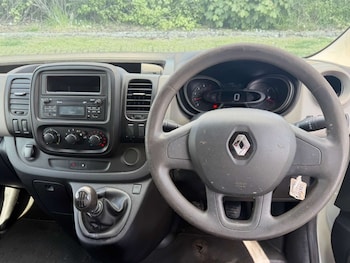 Used Renault Trafic 2017 for sale - 79301062: Photo