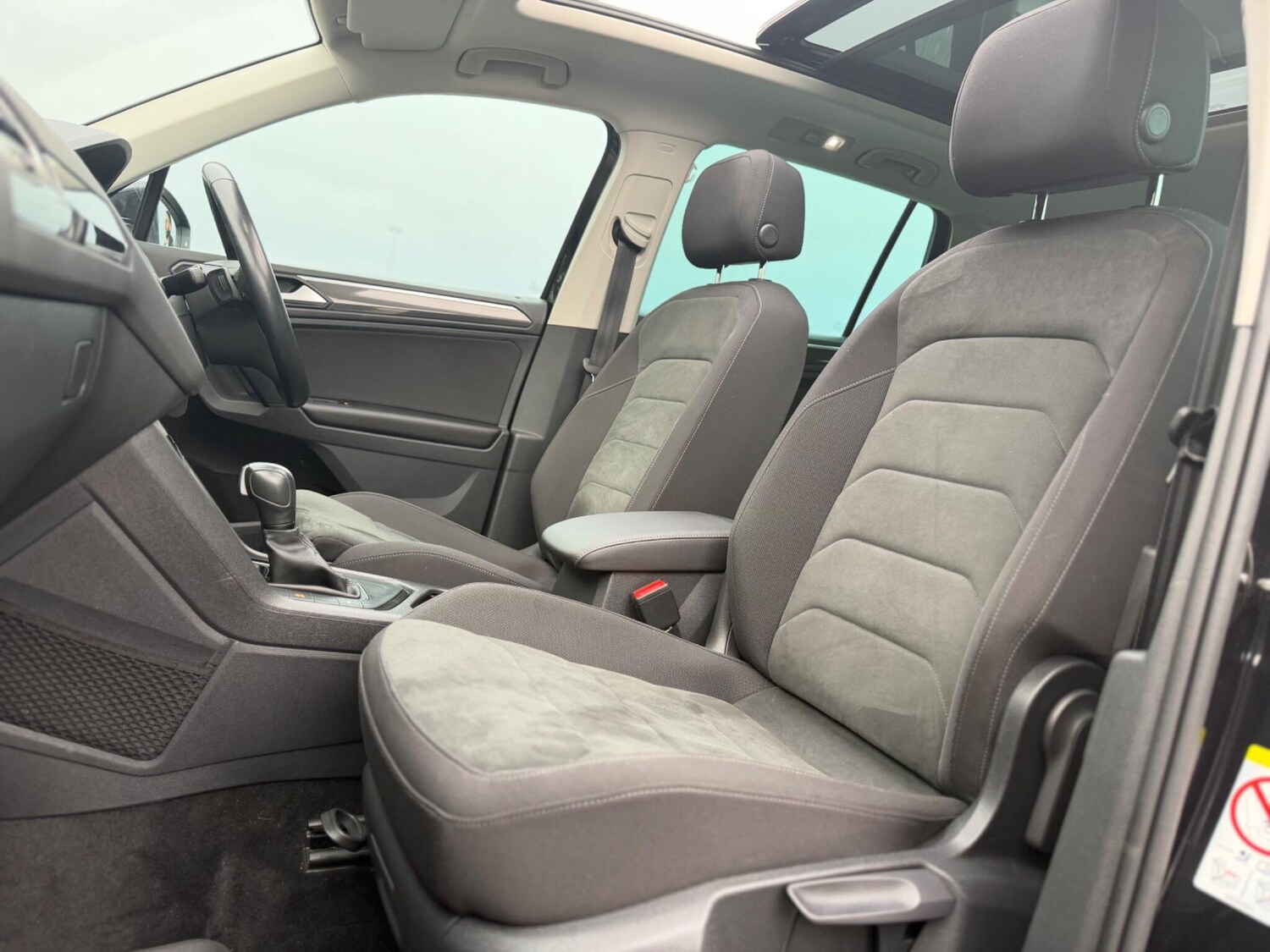 Used Volkswagen Tiguan 2020 for sale - 77613029: Photo 23