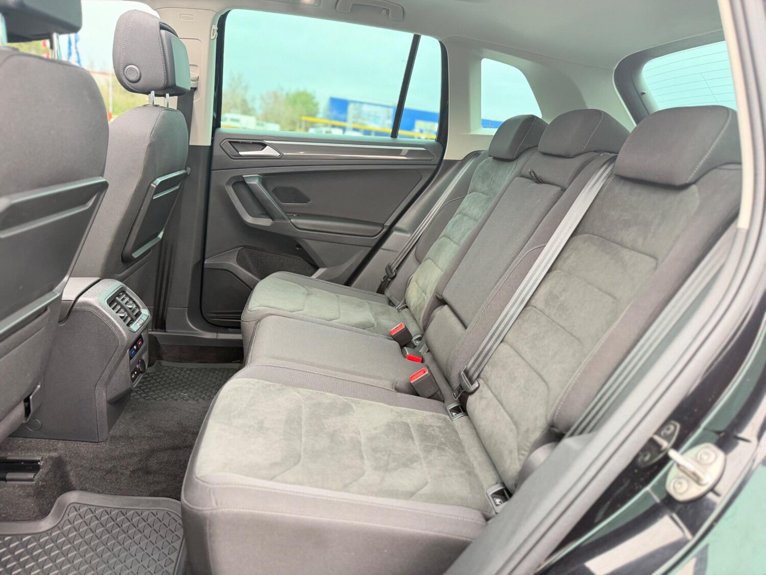 Used Volkswagen Tiguan 2020 for sale - 77613029: Photo 24