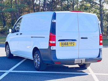 Used Mercedes-Benz Vito 2018 for sale - 76100941: Photo