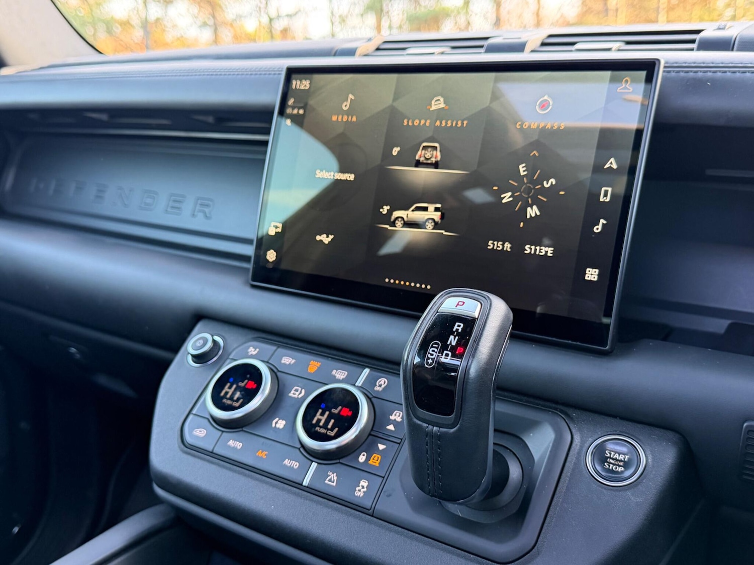 Used Land Rover Defender 2023 for sale - 77032825: Photo 15