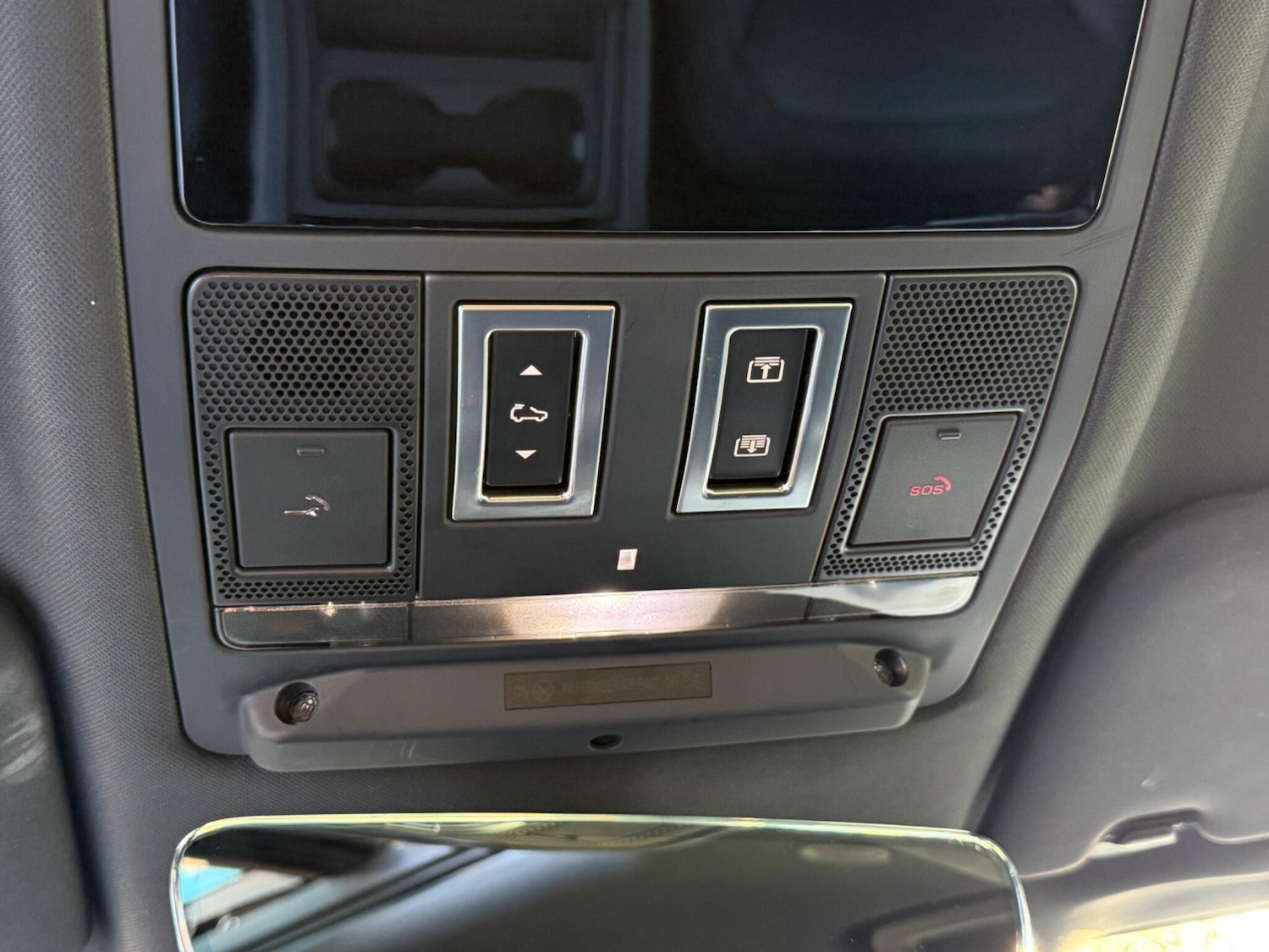 Used Land Rover Defender 2023 for sale - 77032825: Photo 30