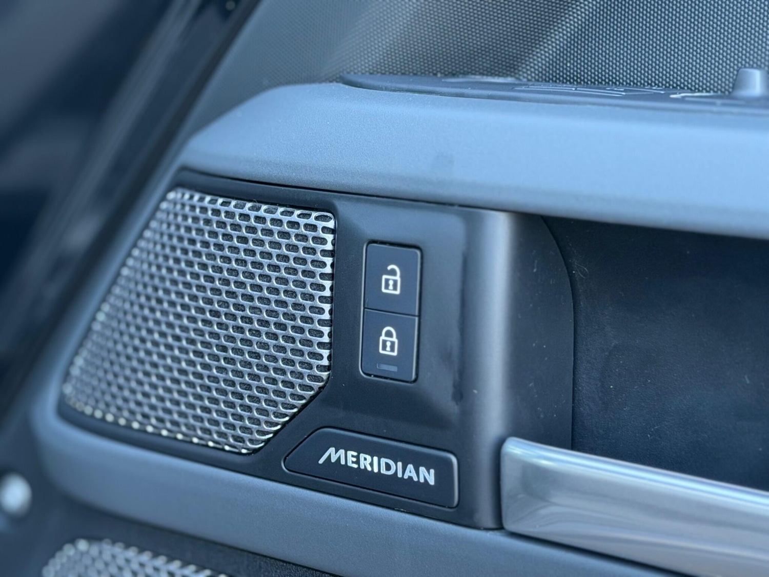 Used Land Rover Defender 2023 for sale - 77032825: Photo 33