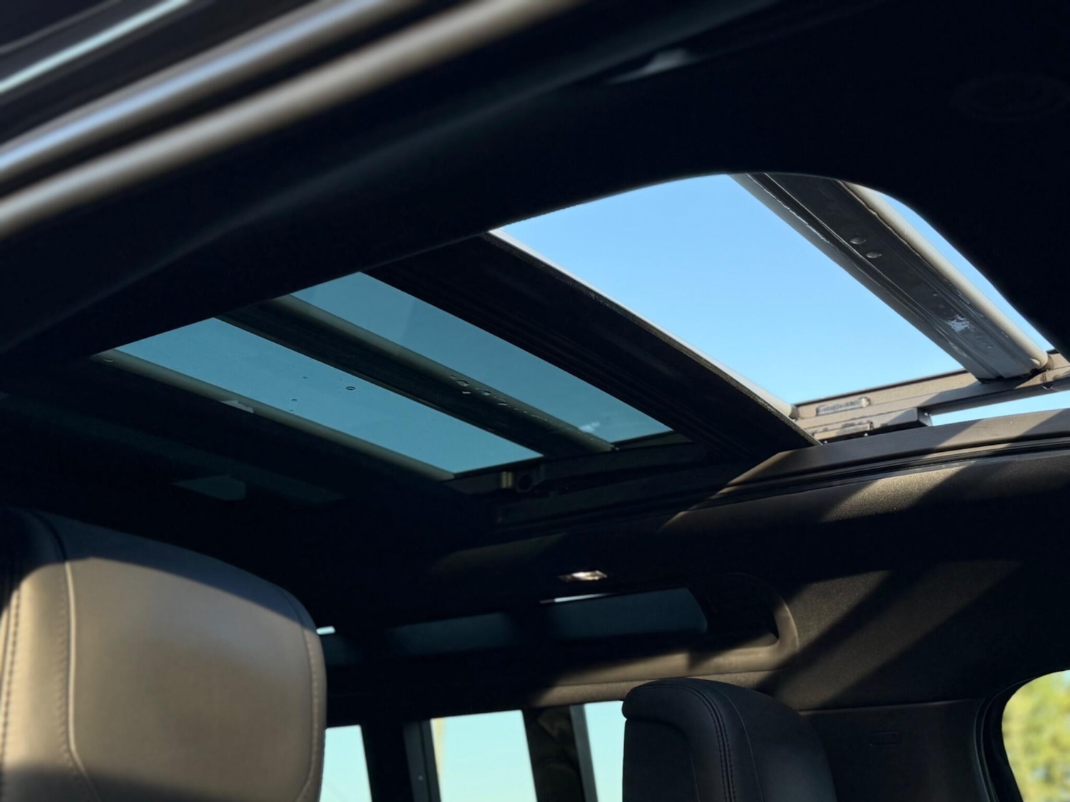 Used Land Rover Defender 2023 for sale - 77032825: Photo 34