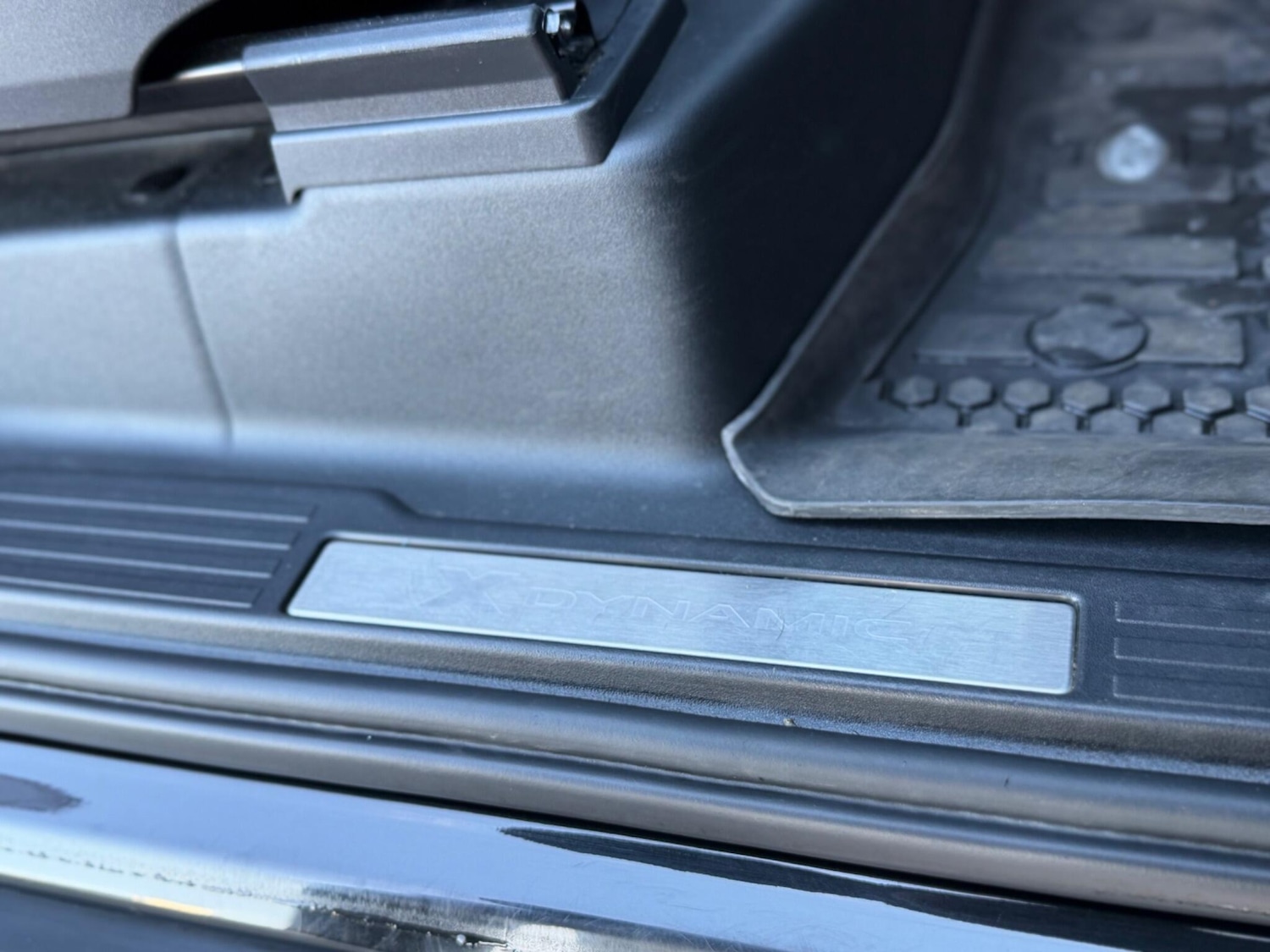 Used Land Rover Defender 2023 for sale - 77032825: Photo 37