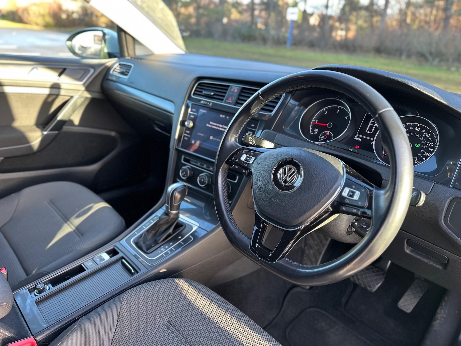 Used Volkswagen Golf 2018 for sale - 77032809: Photo 25