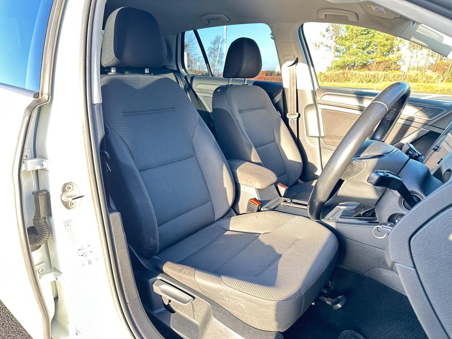 Used Volkswagen Golf 2018 for sale - 77032809: Photo 32