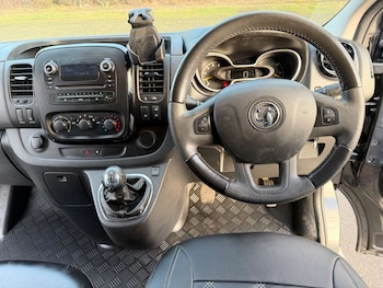 Used Vauxhall Vivaro 2016 for sale - 78698890: Photo