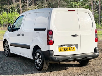 Used Peugeot Partner 2018 for sale - 79420778: Photo