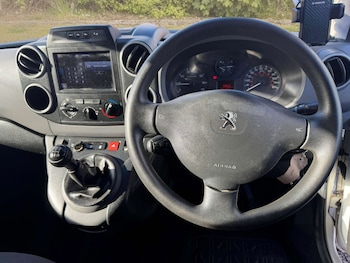 Used Peugeot Partner 2018 for sale - 79420778: Photo