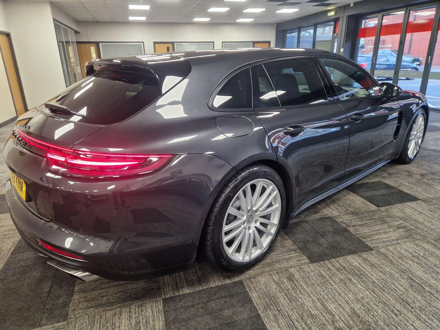 Used Porsche Panamera for sale - 77646124: Photo 3