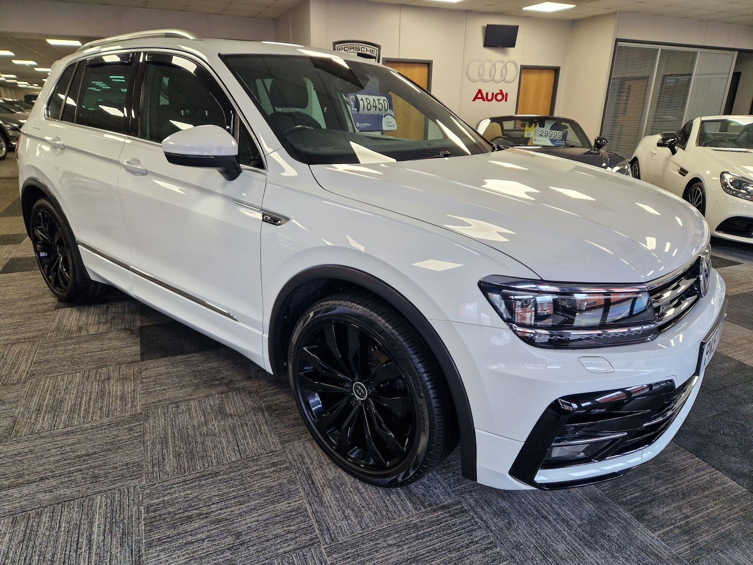 Used Volkswagen Tiguan 2017 for sale - 78019337: Photo 2