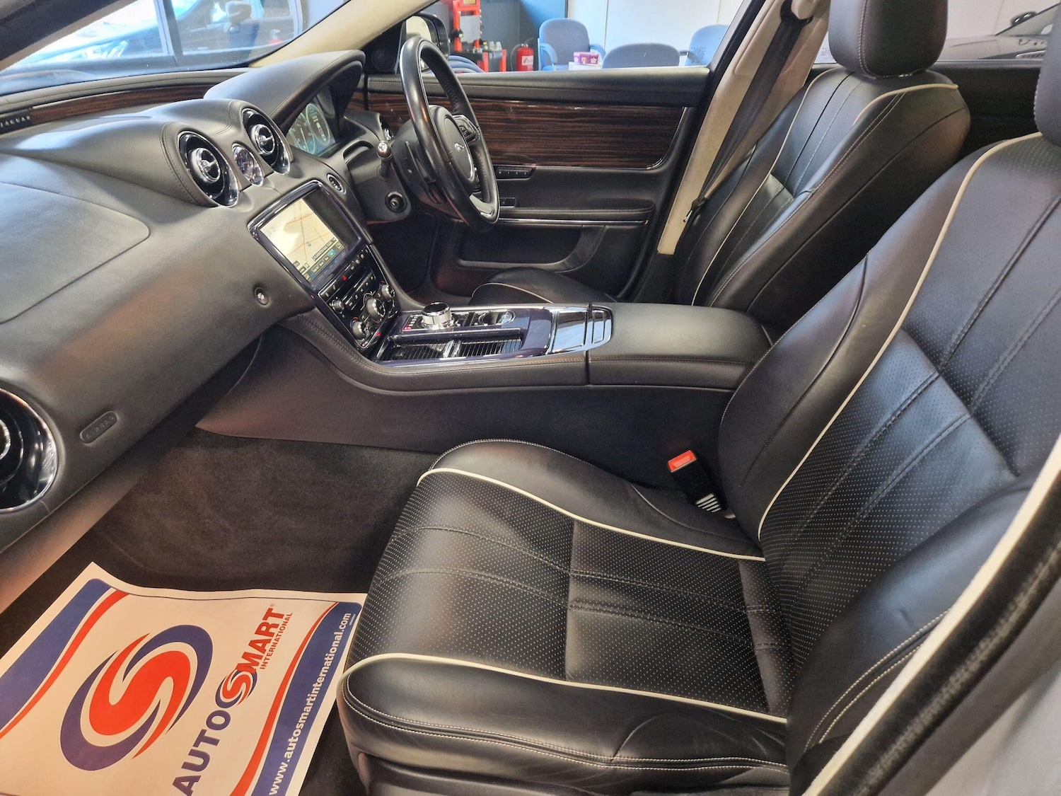 Used Jaguar XJ 2012 for sale - 78185080: Photo 17