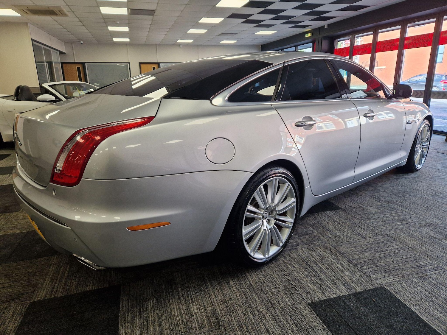 Used Jaguar XJ 2012 for sale - 78185080: Photo 3