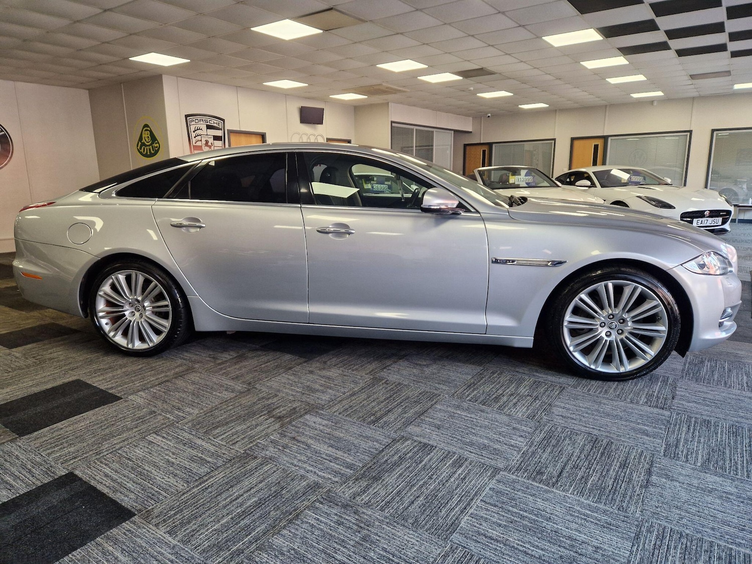 Used Jaguar XJ 2012 for sale - 78185080: Photo 6