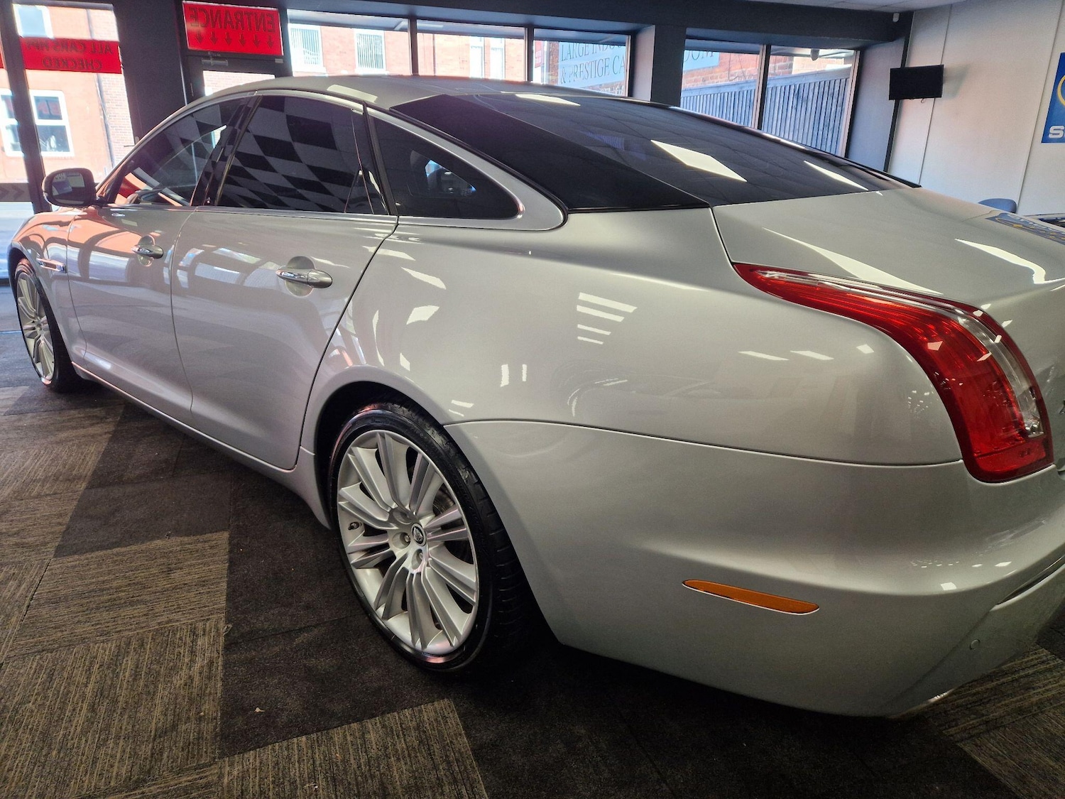 Used Jaguar XJ 2012 for sale - 78185080: Photo 8