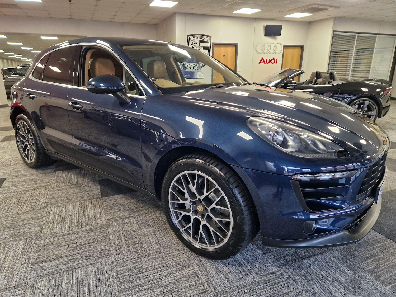 Used Porsche Macan 2015 for sale - 76850401: Photo 2
