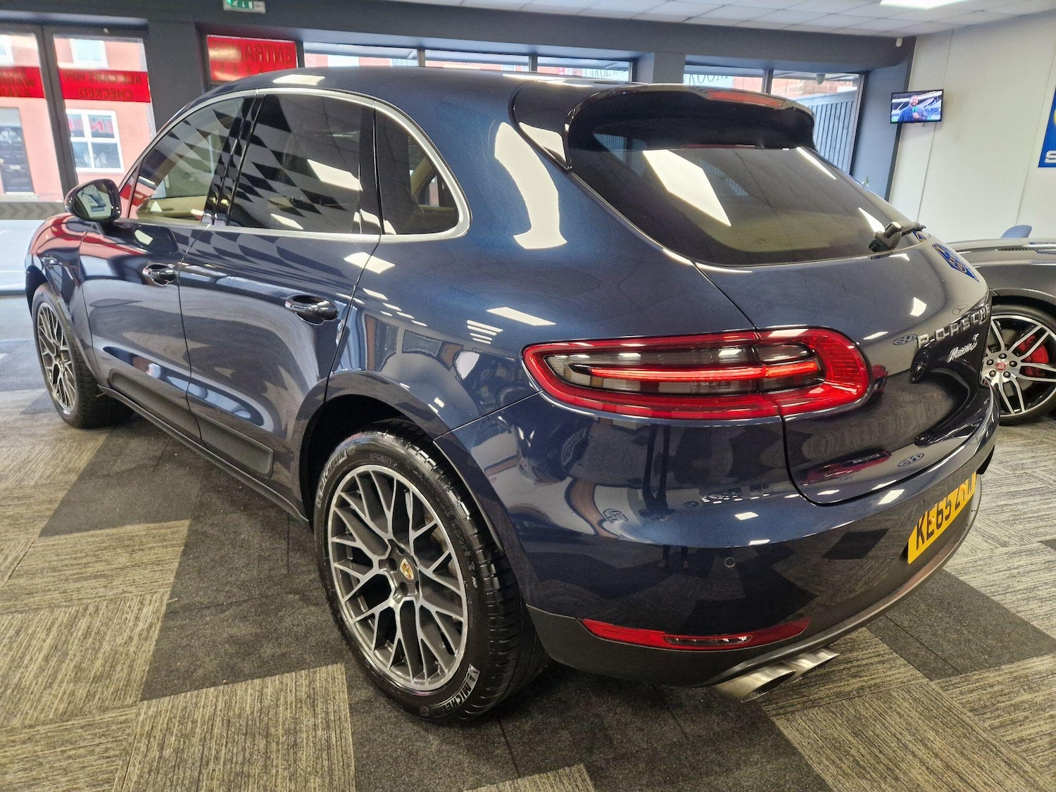 Used Porsche Macan 2015 for sale - 76850401: Photo 4