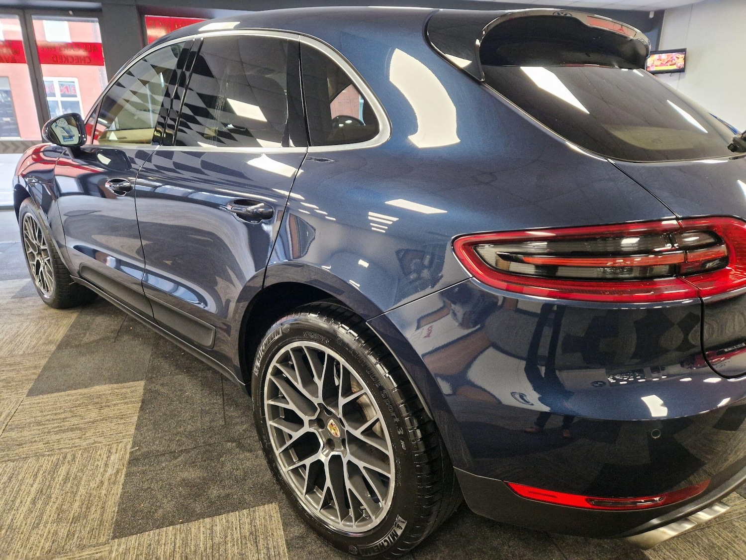 Used Porsche Macan 2015 for sale - 76850401: Photo 9