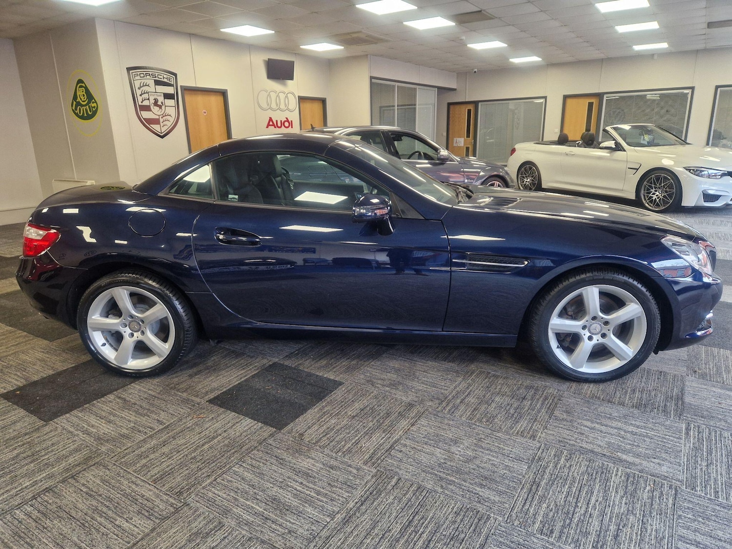 Used Mercedes-Benz SLK 2012 for sale - 76831736: Photo 10