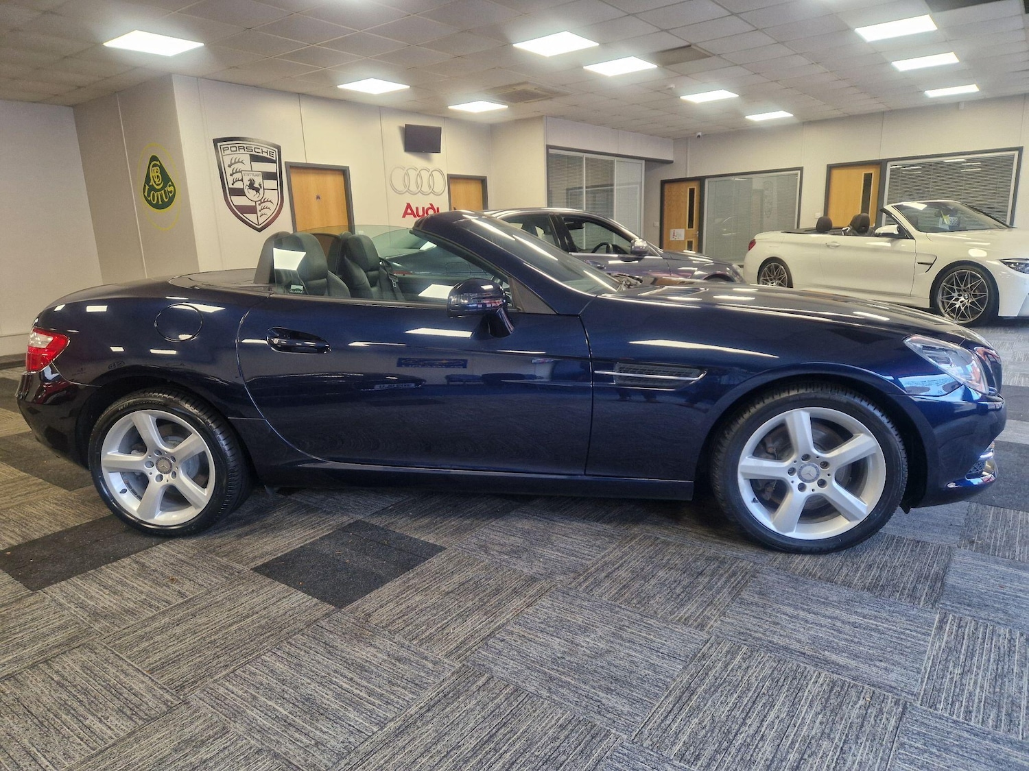 Used Mercedes-Benz SLK 2012 for sale - 76831736: Photo 9