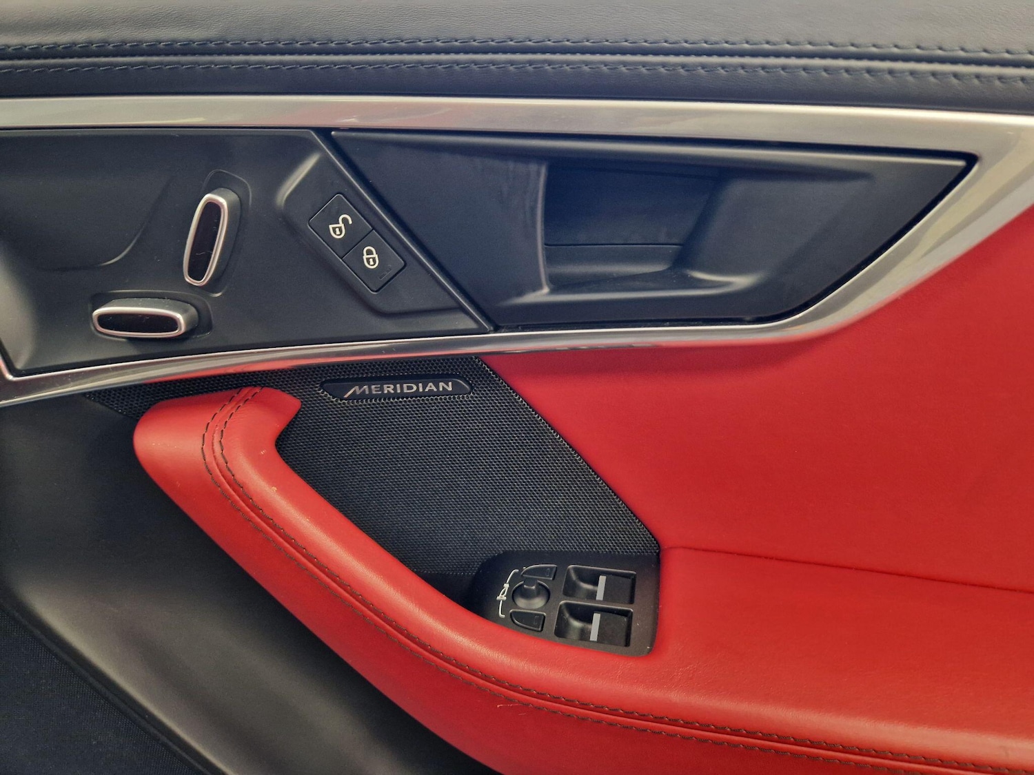 Used Jaguar F-Type for sale - 77396091: Photo 20