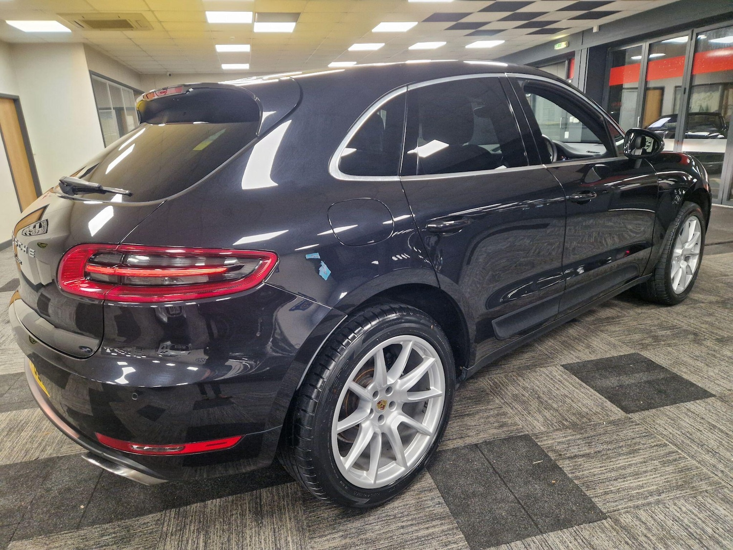 Used Porsche Macan for sale - 77039817: Photo 3
