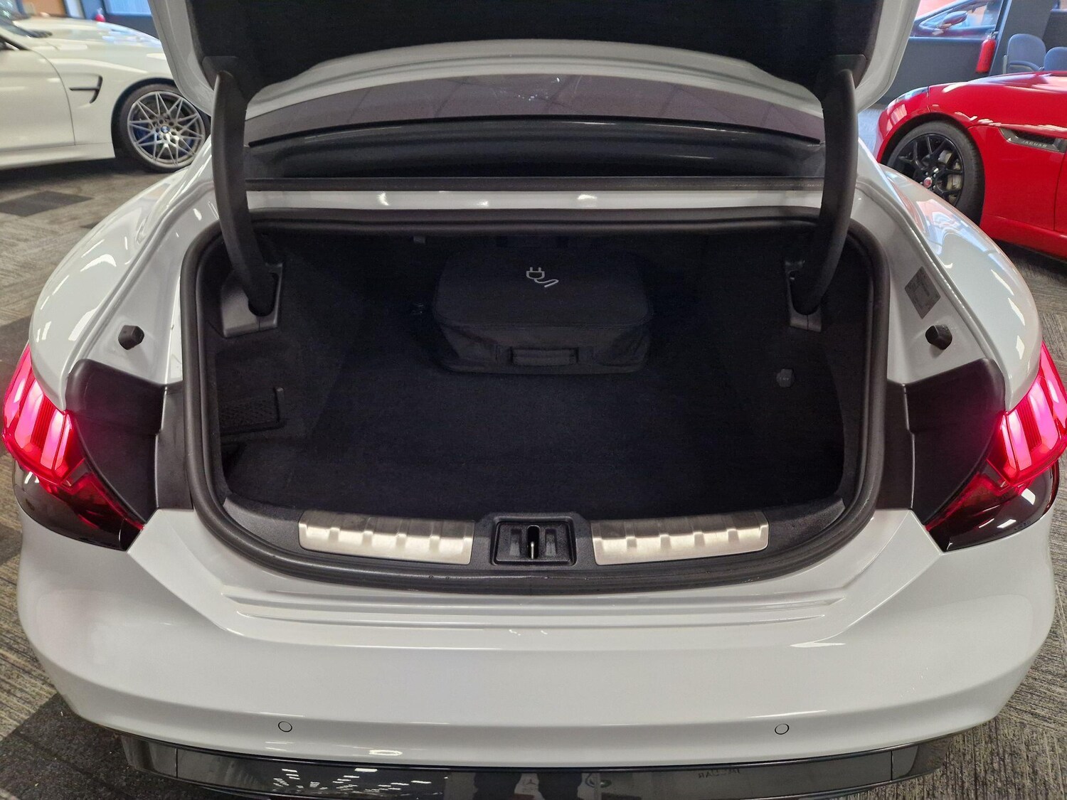 Used Audi e-tron GT 2023 for sale - 77358663: Photo 11