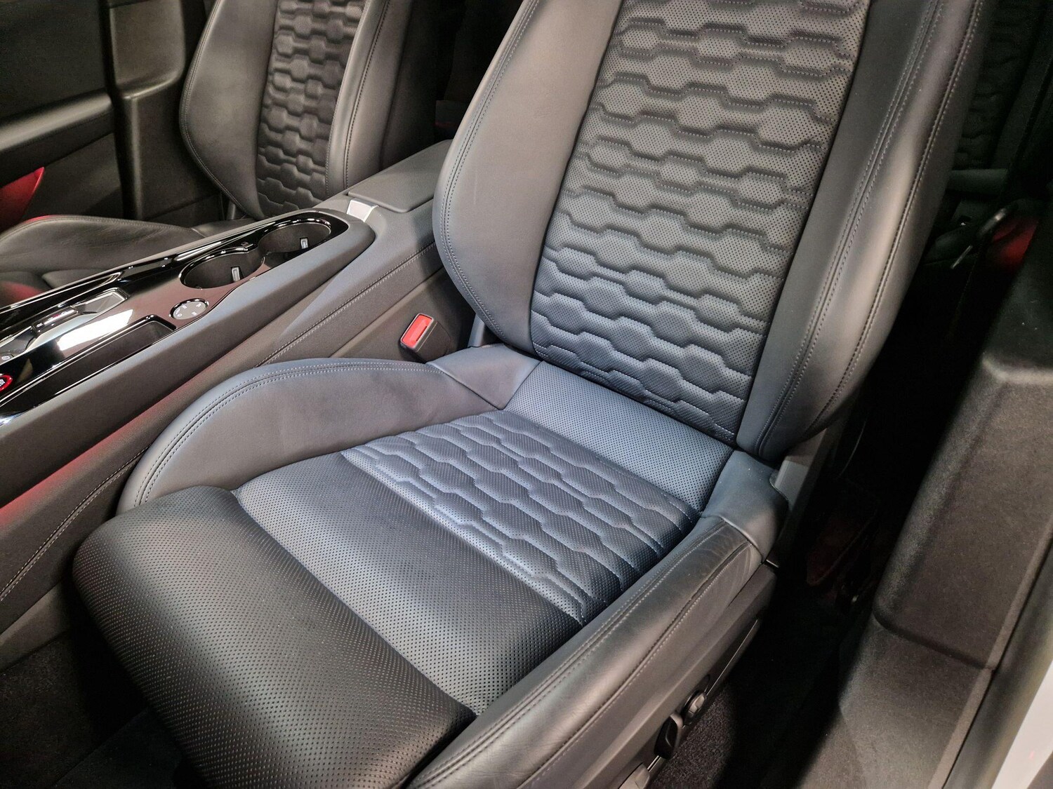 Used Audi e-tron GT 2023 for sale - 77358663: Photo 19