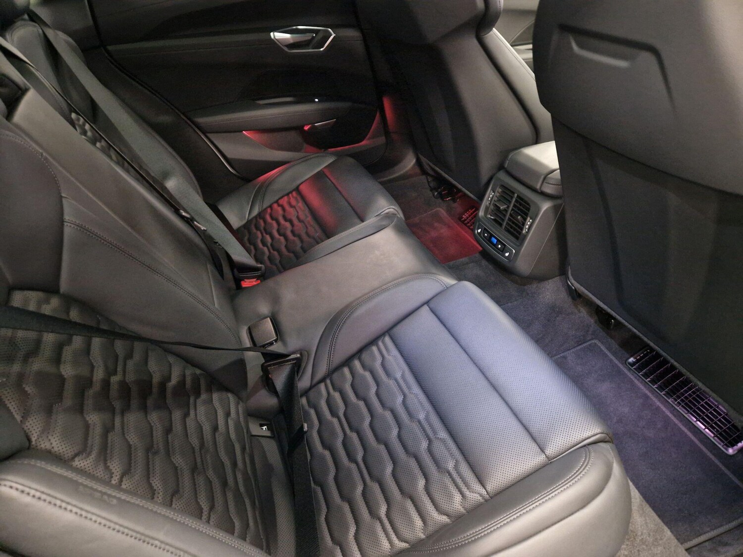 Used Audi e-tron GT 2023 for sale - 77358663: Photo 23