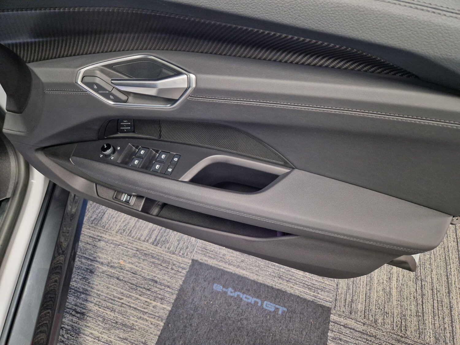 Used Audi e-tron GT 2023 for sale - 77358663: Photo 25